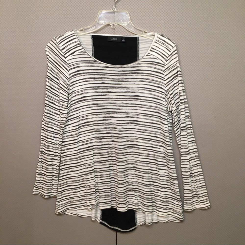 APT. 9 Medium long sleeve women's top black white